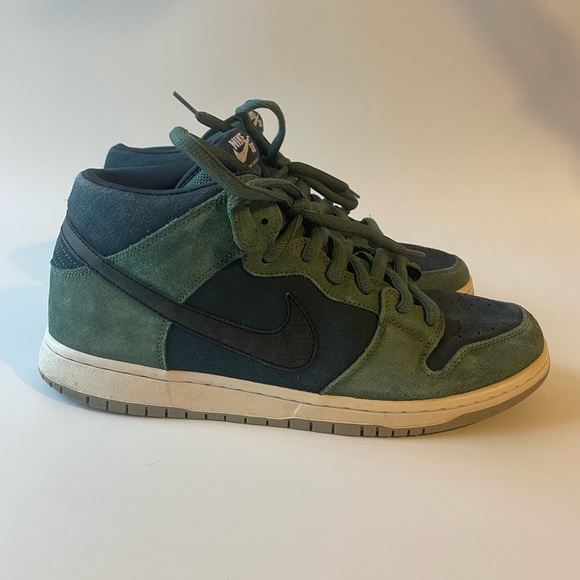 Nike Other - Size 11 - Nike SB Dunk Mid Pro Green - 314383-304